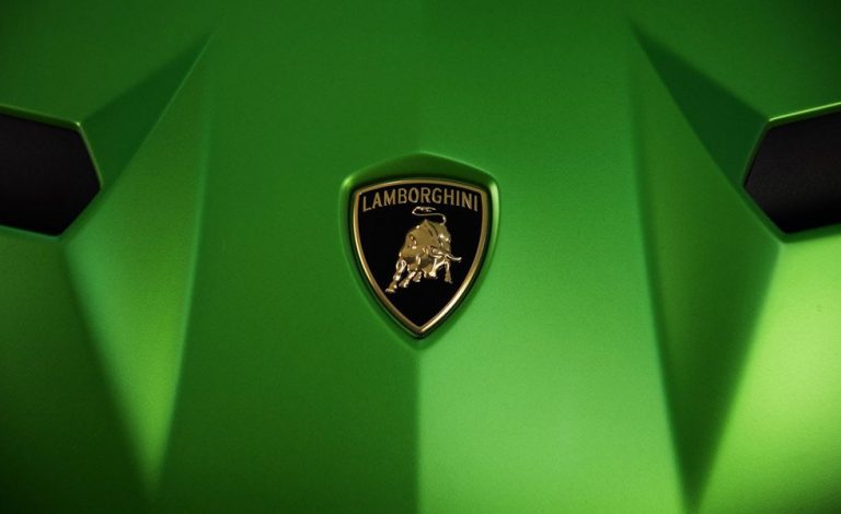 Lamborghini calienta motores con su salvaje Aventador SVJ