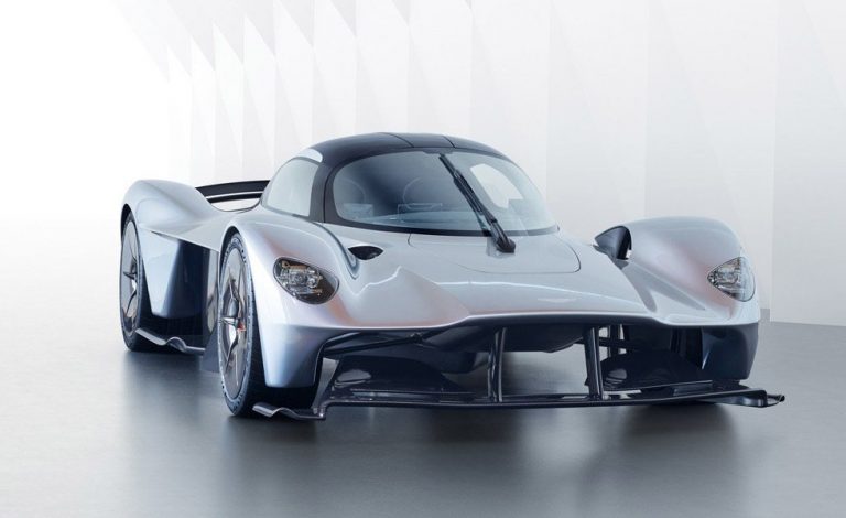 Aston Martin Valkyrie. Tiene un motor Cosworth con 1.145 CV