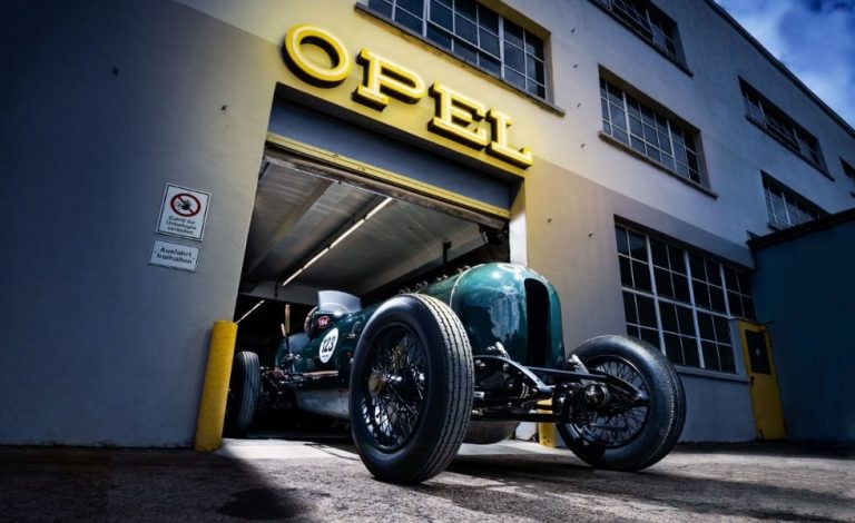 Opel. Vuelve a sacar a la luz a su Monstruo Verde