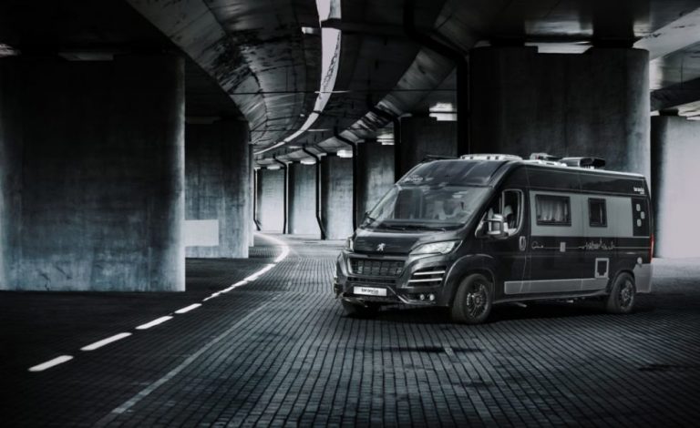 Peugeot Bravia Swan 599 Edition 30. Se presenta en el Salón del Camper 2018