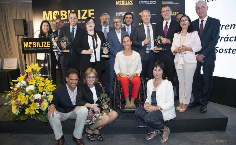Renault premia la movilidad sostenible y accesible