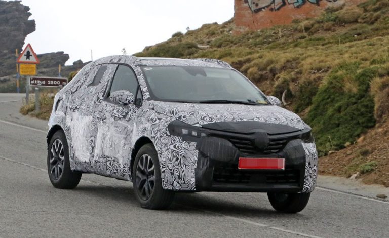 El futuro Renault Clio SUV rueda por España
