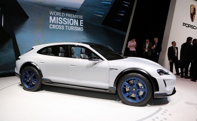 Porsche Mission E Cross Turismo. Se convertirá en el segundo eléctrico de la marca
