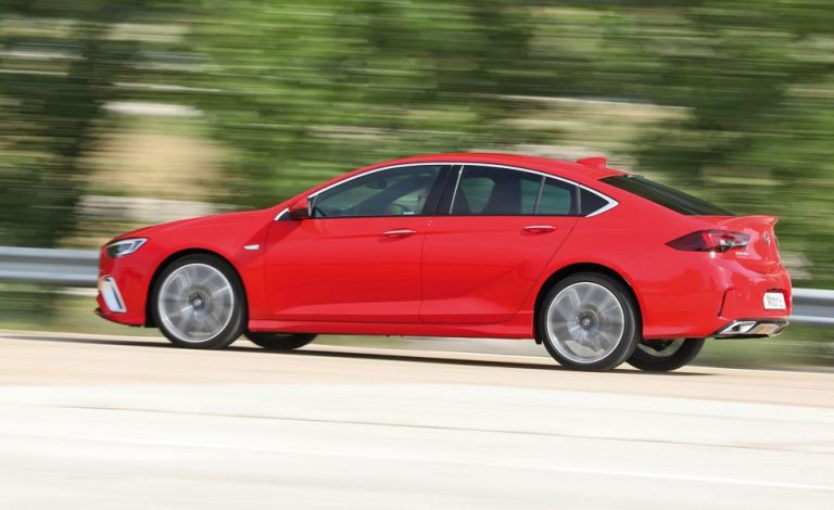 Insignia GSi 2.0 BiTurbo. La chispa adecuada