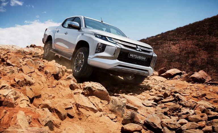 Mitsubishi L200. Se presenta con una nueva imagen y más equipado