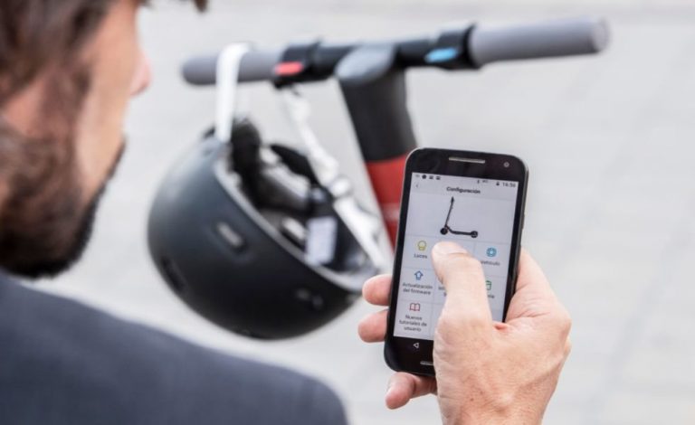 Seat. Presenta su primer patinete eléctrico