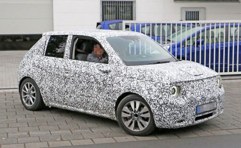 El Honda Urban está en la carretera