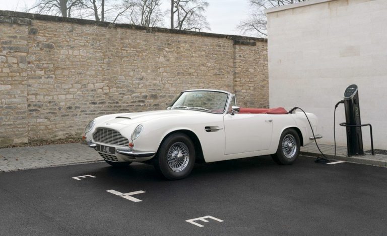 Aston Martin DB6 MkII Volante. Esconde una mecánica eléctrica