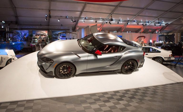 2.100.000 dólares por el primer Toyota GR Supra fabricado