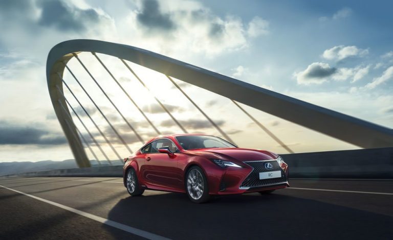 El renovado Lexus RC 300h llega a España