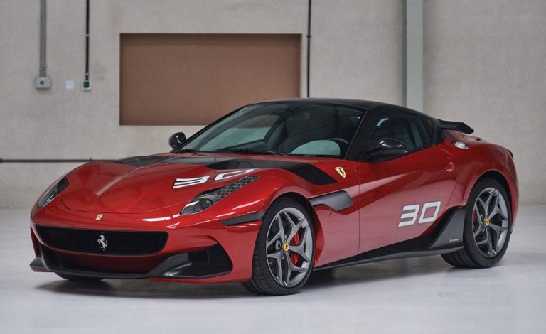 Ferrari SP30. Será subastado en París