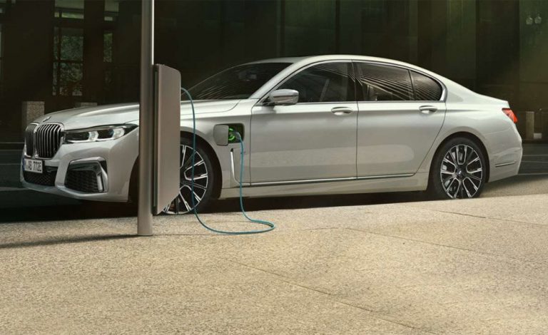 BMW 745e iPerformance. Con 394 CV y 2,1 l/100 km de gasto