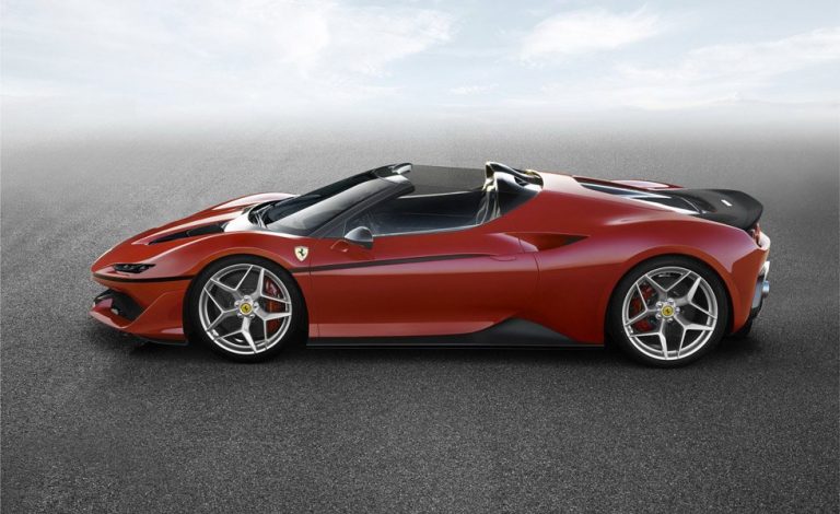 Ferrari J50. Ahora puedes comprar uno de los 10 fabricados