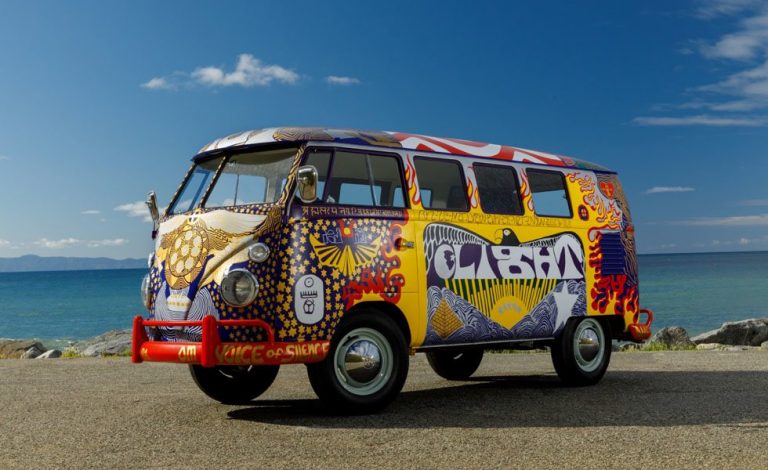 Volkswagen Light: regresa la furgoneta hippie de Woodstock