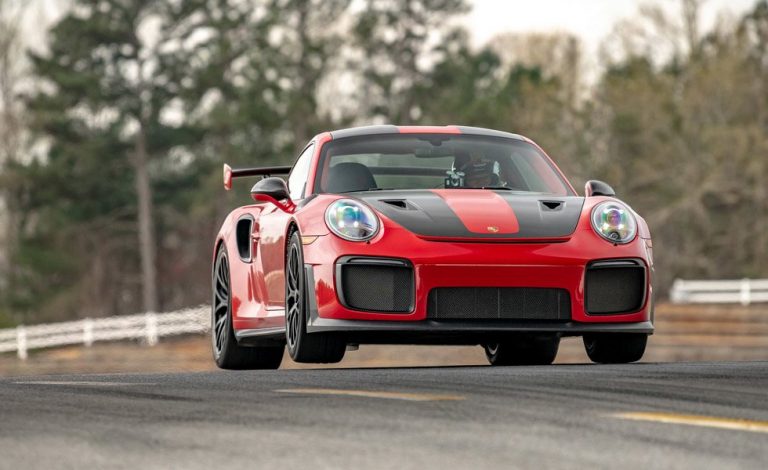 El Porsche 911 GT2 RS 'vuela' en el circuito Road Atlanta