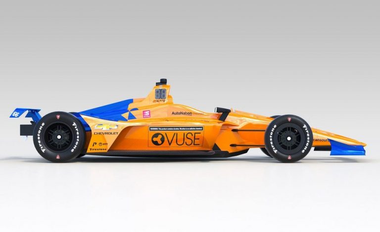 Este es el McLaren con el que Fernando Alonso busca la Triple Corona