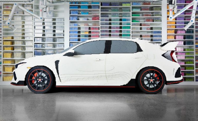 Honda Civic Type R. Fabricado con más de 320.000 bloques de LEGO
