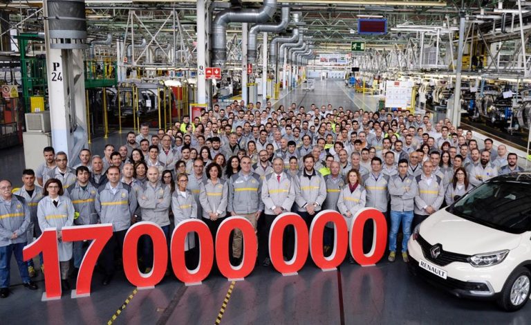 Renault España fabrica su coche 17 millones