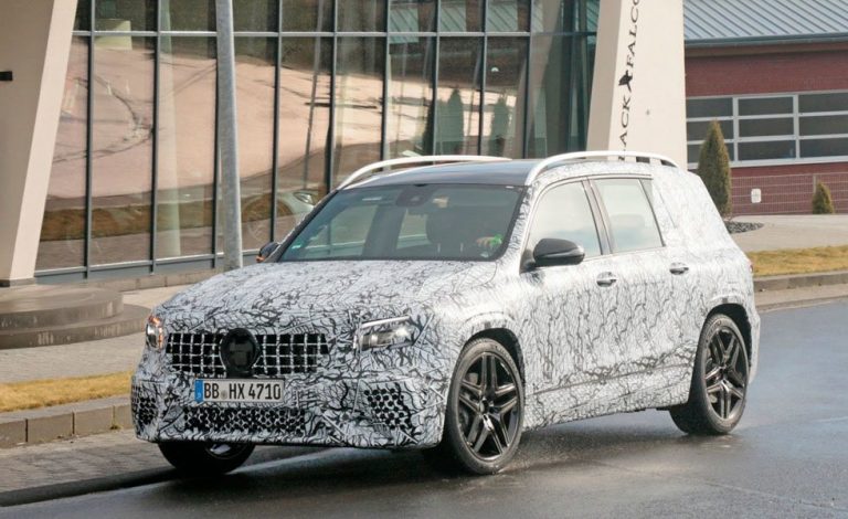 El Mercedes GLB, en su versión AMG