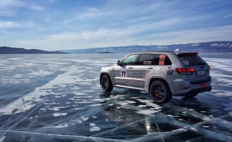 Jeep Grand Cherokee Trackhawk: récord de velocidad sobre hielo