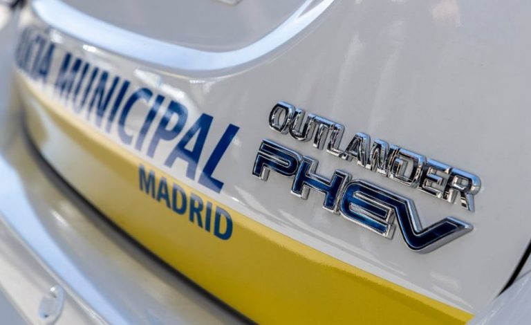 La Policía de Madrid estrena 23 Mitsubishi Outlander PHEV