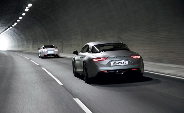 Alpine A110S. Tiene 292 CV y pesa 1.114 kilos