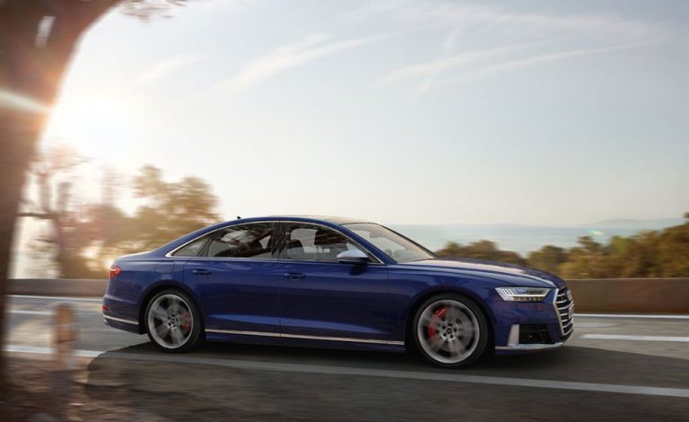 Aquí está el Audi S8. Con 571 caballos