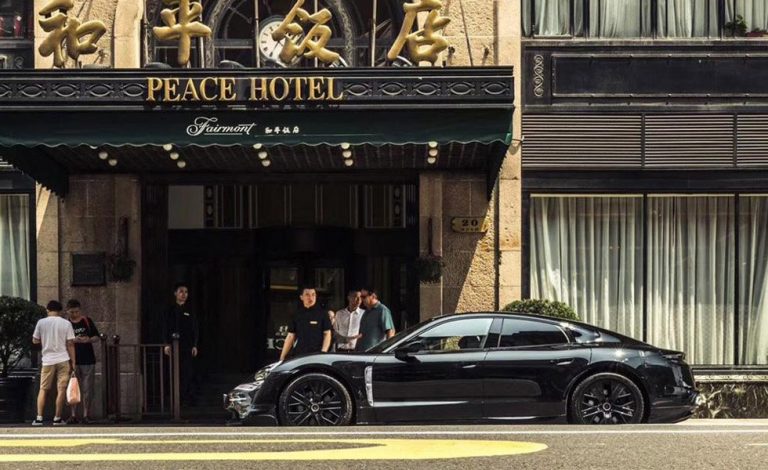 Porsche Taycan. Se deja ver por Shanghái