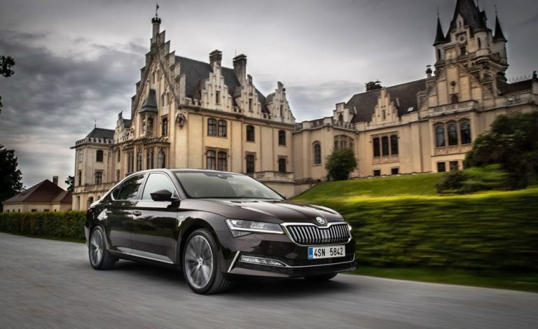Conducimos el nuevo Skoda Superb. Calidad, espacio y tecnología