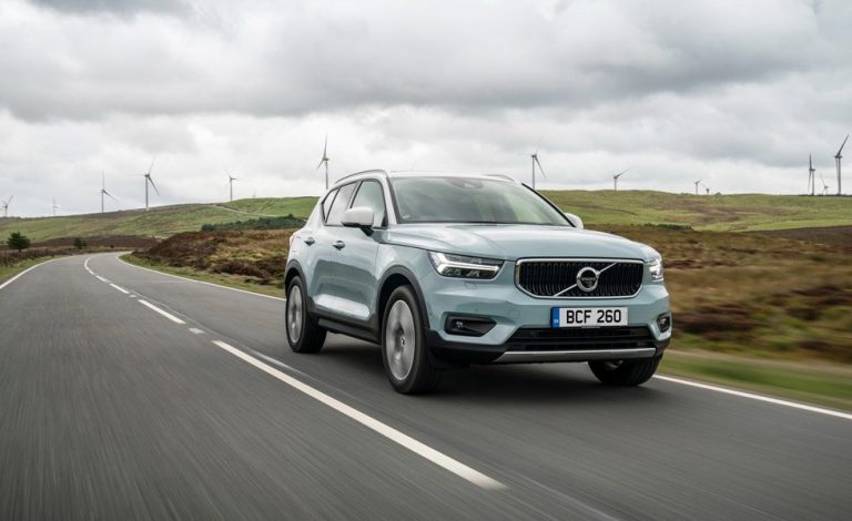 Volvo XC40. Estrena importantes novedades, incluso híbrido enchufable