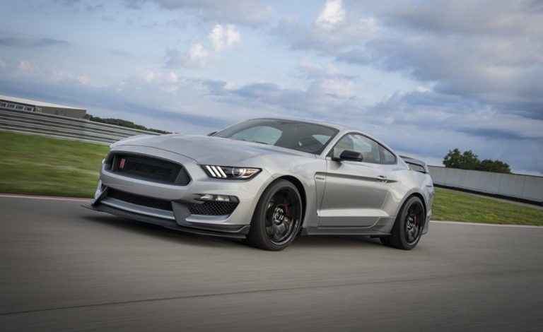 Ford Mustang Shelby GT350R. Ahora se inspira en su hermano mayor