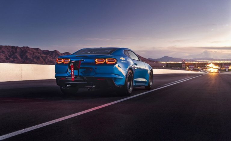 Chevrolet Camaro eCOPO. Este dragster eléctrico será subastado