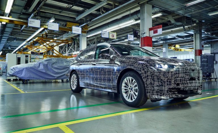 BMW. Desvela el proceso de producción de su futuro SUV eléctrico
