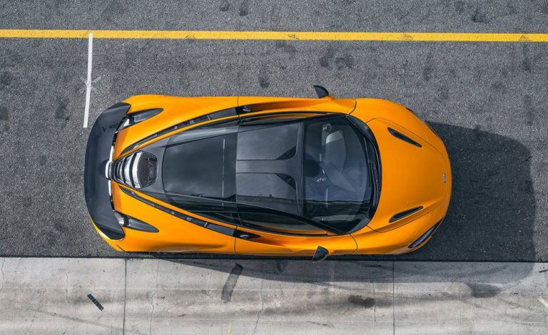 McLaren 720S. Su alerón de carbono cuesta más que un Sandero