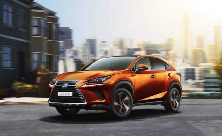 Lexus NX 300h. Se viste de Naranja Carnelian