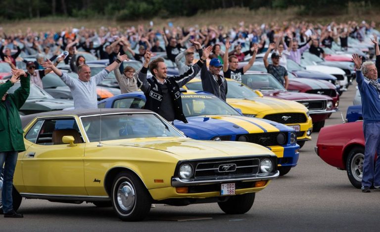 Récord mundial: Ford reúne 1.326 Mustang en Bélgica