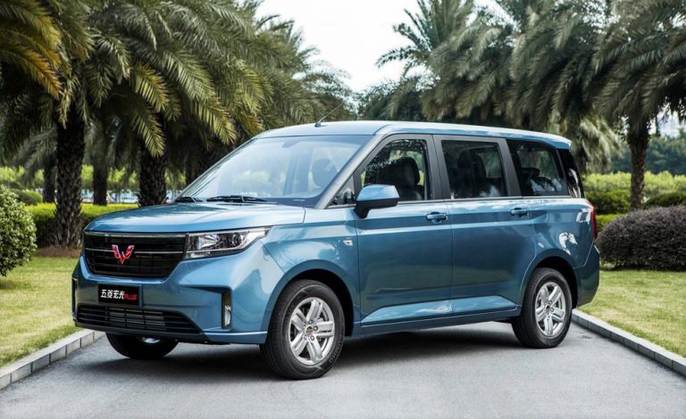 Wuling Hong Guang Plus. Mucho espacio por poco dinero
