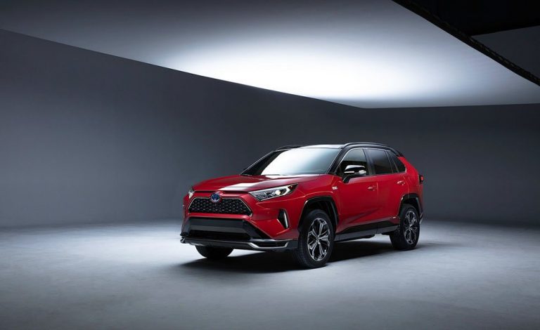 Toyota muestra el RAV4 híbrido enchufable