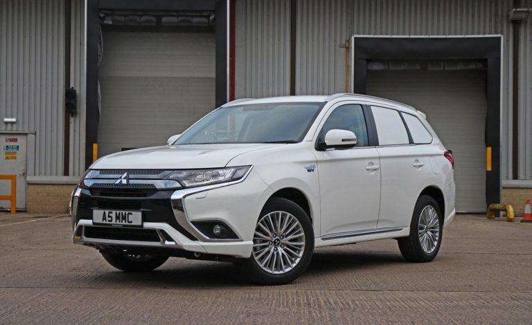 Mitsubishi Outlander PHEV Reflex Commercial. Nueva versión comercial para el Reino Unido