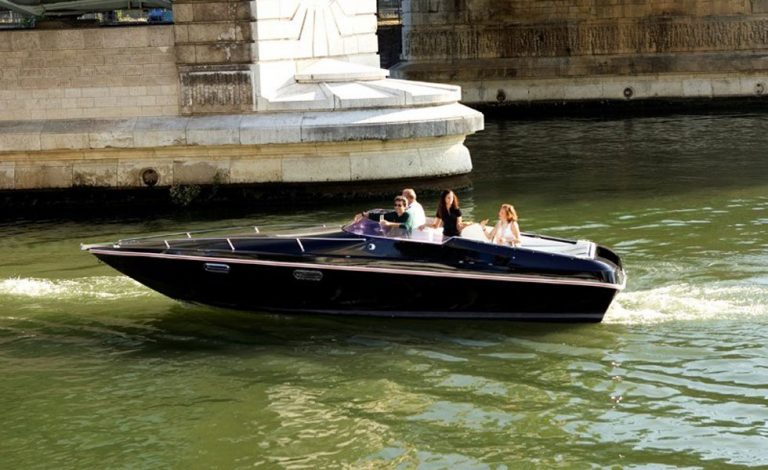 Black Swan. El nuevo barco eléctrico con baterías recicladas