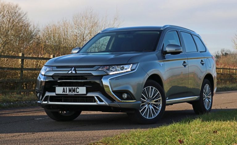 Mitsubishi Outlander PHEV Reflex Commercial. Estrena versión de lujo