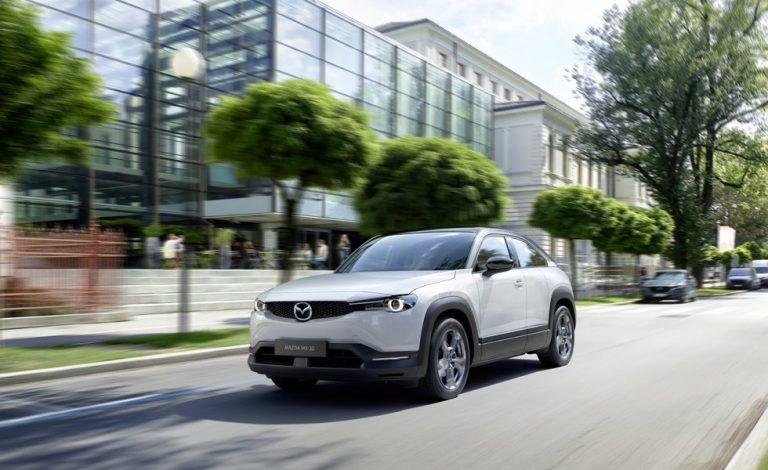 'Conducimos' el primer eléctrico de Mazda, el MX-30