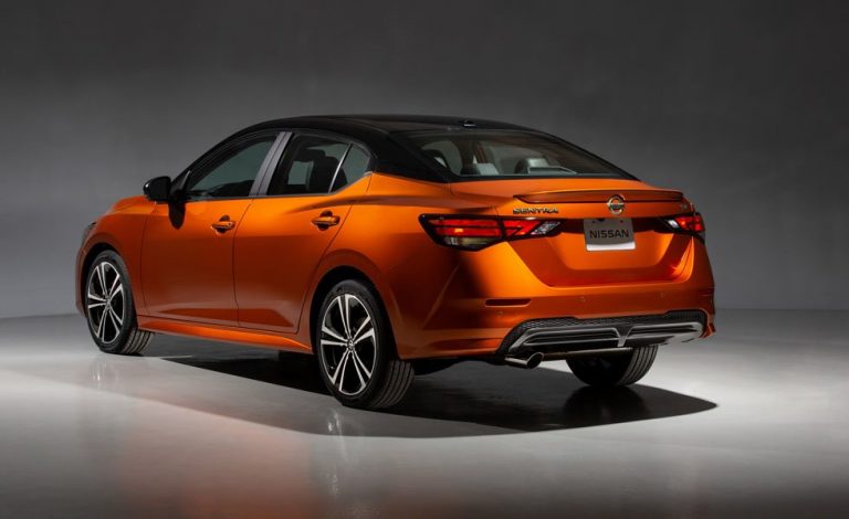 Nissan Sentra. Desde 19.090 dólares… Unos 17.140 euros