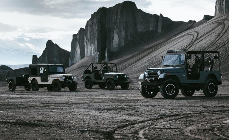 Mahindra Roxor. Cambia el frontal por su parecido con Jeep