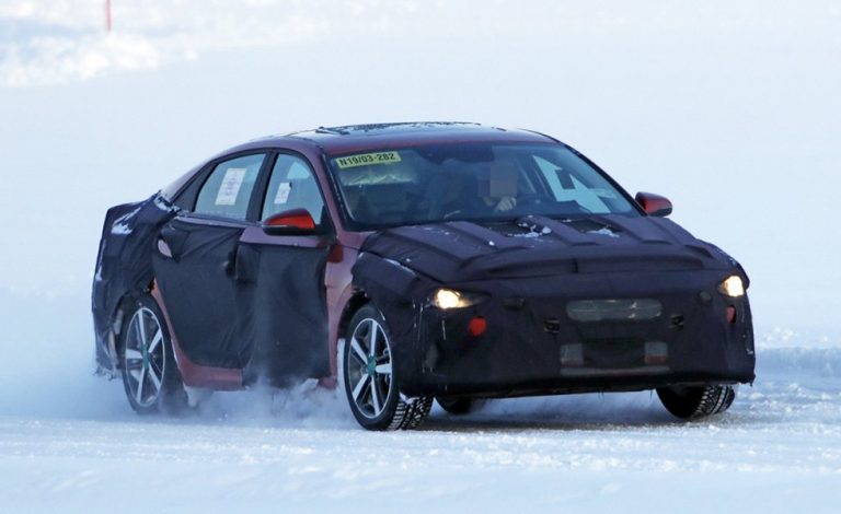 Hyundai Elantra. Tests invernales