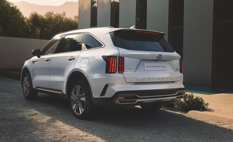 Kia Sorento 2021. Nuevo de arriba a abajo