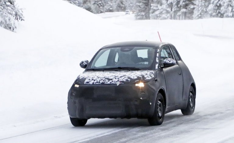 El Fiat 500 eléctrico, espiado en la nieve