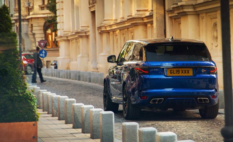 Range Rover Sport. Puedes equiparlo con estos llamativos pilotos