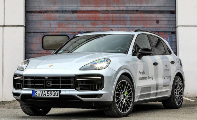 Porsche. Trabaja en un programa de conducción autónoma en su centro de Luisburgo