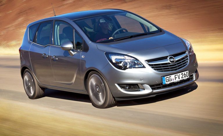 Opel Meriva 1.6 CDTI 95 CV. Escalón de acceso